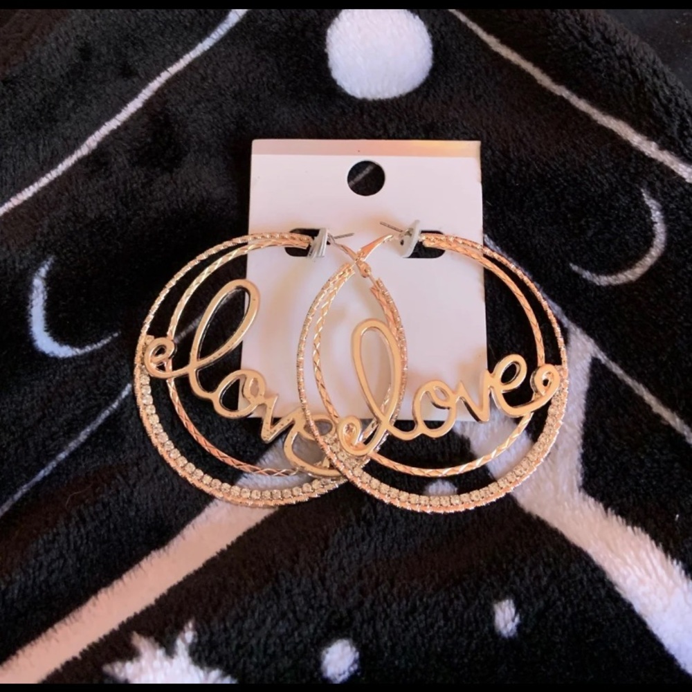 💗 Rose Gold Rhinestone Love Earrings 💗